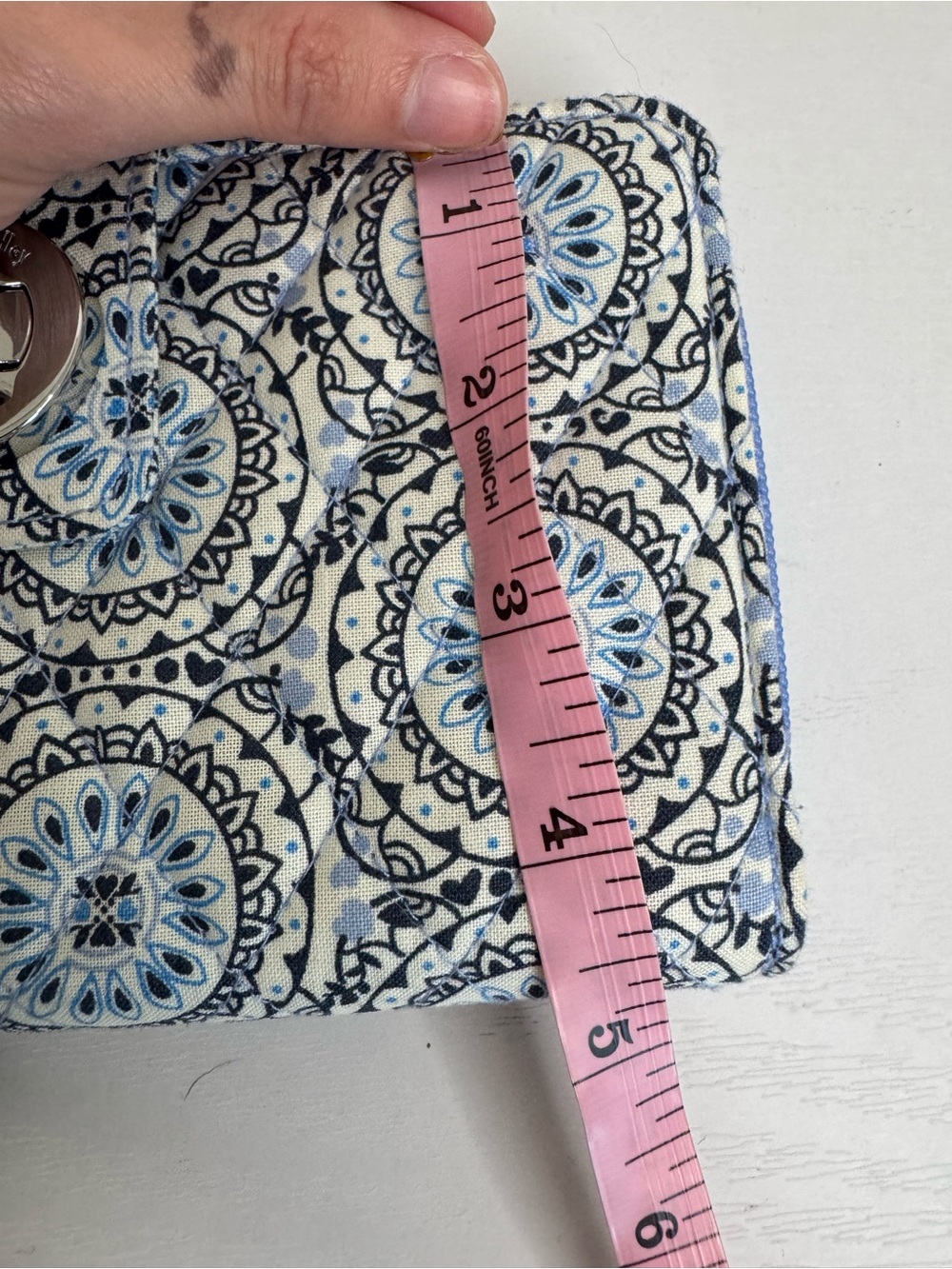 Vera Bradley Turnlock Wallet Steel Blue Medallion Blue White - Picture 9 of 9